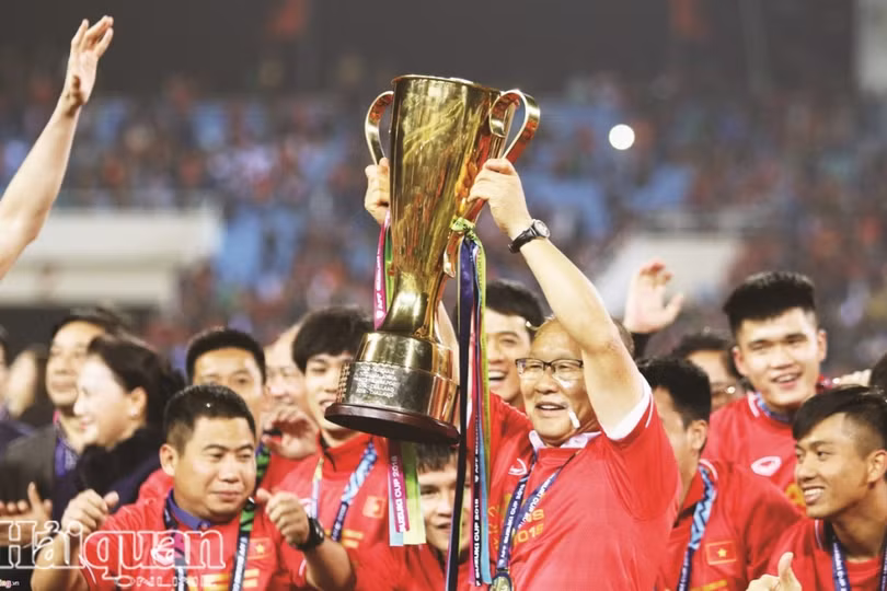 Lương ông Park và ghế nóng Liên đoàn