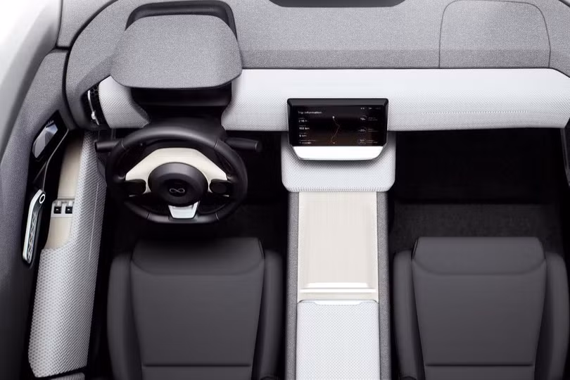 Xe điện đầu tiên thế giới chạy bằng năng lượng mặt trời