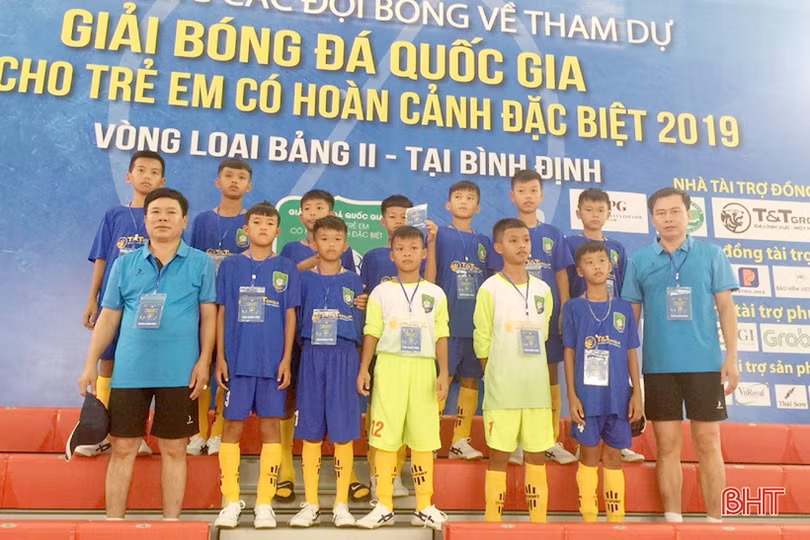 Đội Hà Tĩnh xuất quân dự Giải bóng đá quốc gia dành cho trẻ em có hoàn cảnh đặc biệt