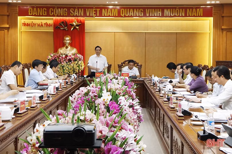 Trưởng ban Tổ chức Trung ương đánh giá cao quyết tâm của Hà Tĩnh trong sáp nhập xã