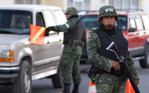Thế giới ngày qua: Mexico điều gần 15.000 binh sĩ tới biên giới với Mỹ