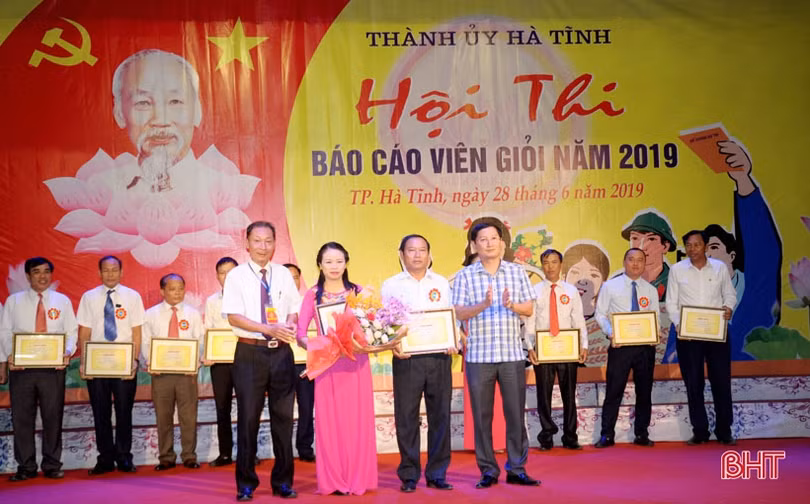 14 thí sinh tham dự hội thi báo cáo viên Thành ủy Hà Tĩnh
