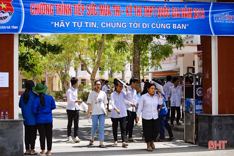 Gần ¼ thí sinh Hà Tĩnh hoàn thành kỳ thi THPT quốc gia