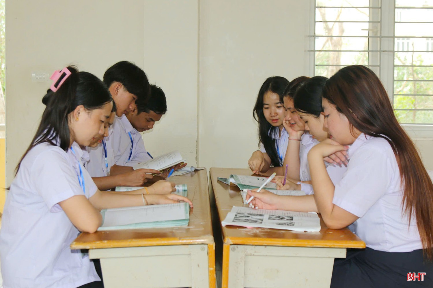 Các thành viên của lớp TV3 (Trường Đại học Hà Tĩnh) đã sẵn sàng bước vào chương trình học lớp 10 THPT. bqbht_br_z6976313796323-7dd06f3c3c4cb5bb74e4a55aaffdf5d0.jpg