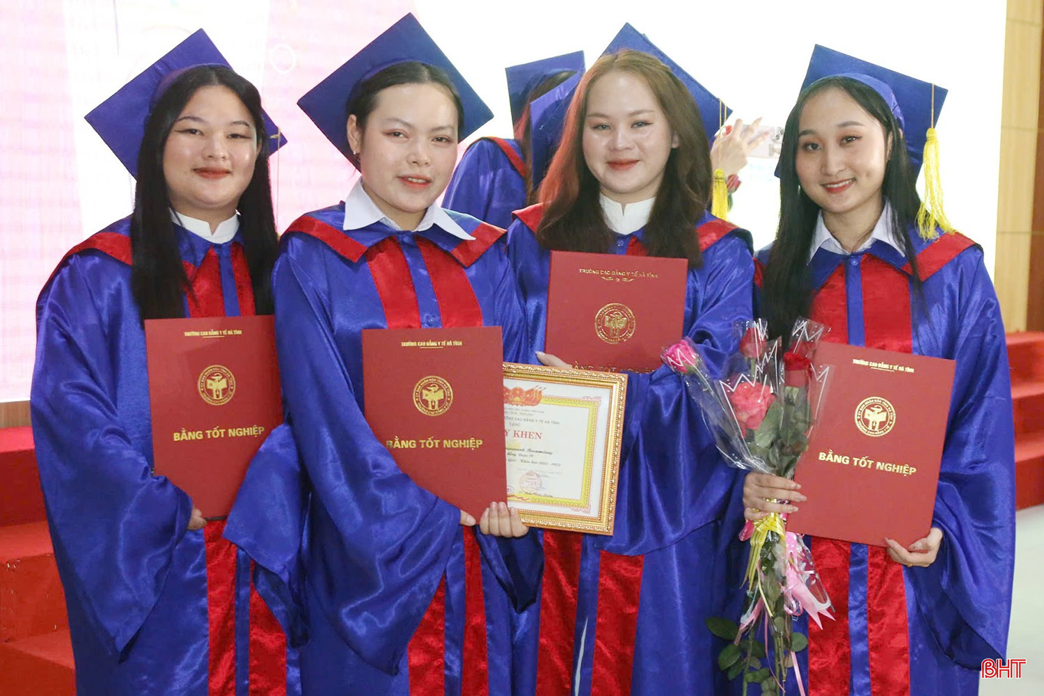 LHS Lào tại Trường Cao đẳng Y tế Hà Tĩnh đón nhận bằng tốt nghiệp vào cuối tháng 8/2025. bqbht_br_z6976307197150-82402d1180e6959a1cfce1c7865e5081.jpg