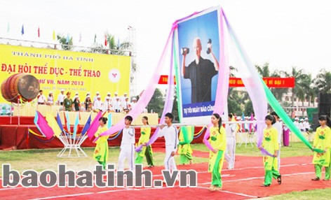 Rước ảnh Bác tại Lễ khai mạc Đại hội