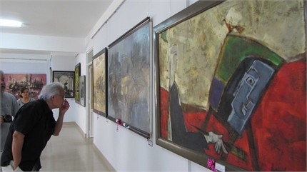 Cận cảnh các tuyệt phẩm mỹ thuật miền Trung & Tây Nguyên ảnh 2