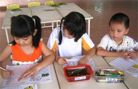 Vở ô li và tình trạng dạy chữ tại trường mầm non sẽ được xóa trong năm học này.
