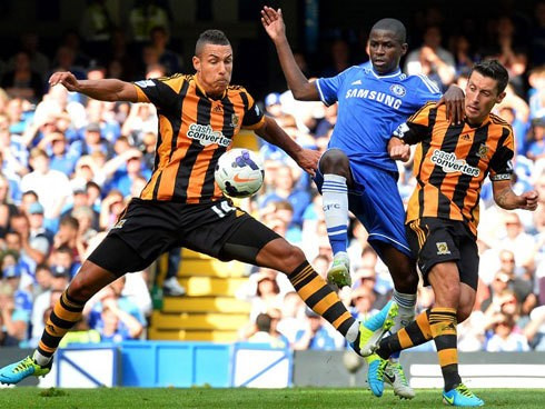 Hull được nhường thế trận trong một giờ thi đấu cuối, nhưng bất lực trước độ quái và sự già giơ của Chelsea. Ảnh: AFP.
