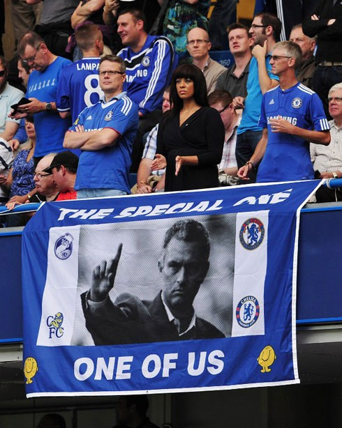 Fan Chelsea hào hứng với sự trở lại của Mourinho. Ảnh: AFP.