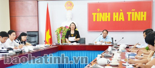 Phó Chủ tịch UBMTTQ Việt Nam Hà Thị Liên: Hà Tĩnh tập trung xây dựng gia đình văn hóa và đời sống văn hóa ở khu dân cư thành những điểm nhấn của phong trào.