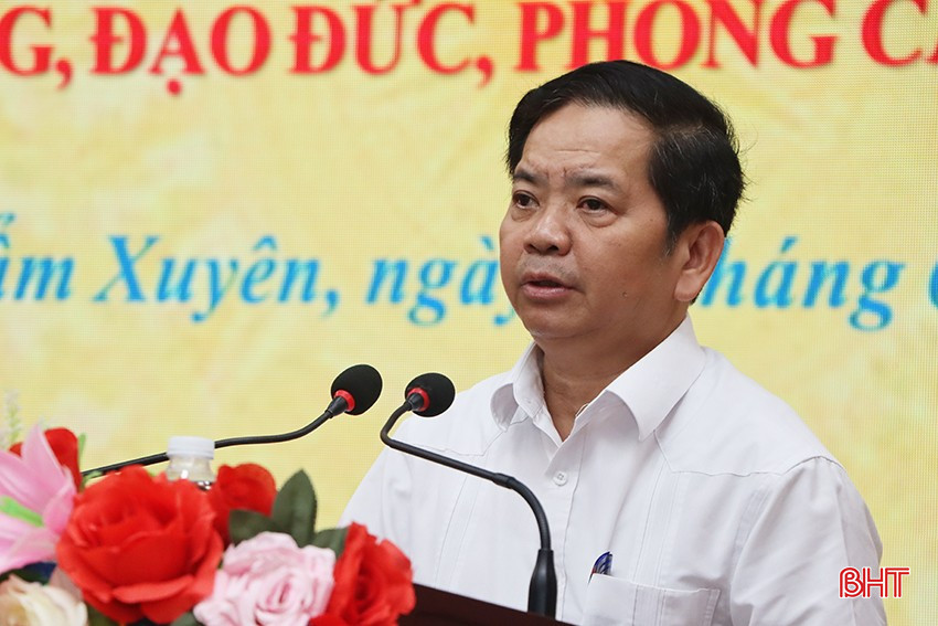 Đồng chí Bùi Nhân Sâm - Phó Trưởng ban Thường trực Ban Tuyên giáo và Dân vận Tỉnh ủy: Thời gian tới, địa phương cần tiếp tục có các giải pháp cụ thể, đưa việc học và làm theo Bác trở thành nhu cầu văn hóa, việc làm thường xuyên, lâu dài... bqbht_br_7070.jpg