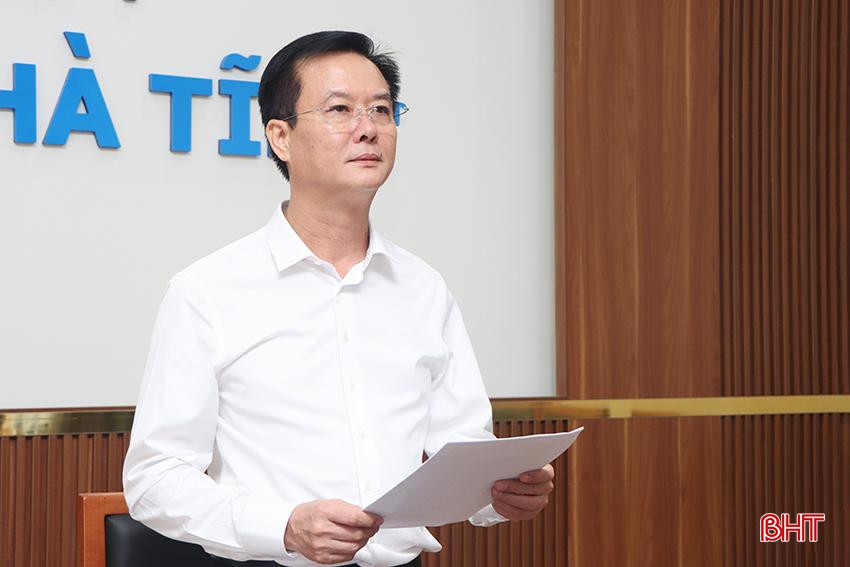 Phó Chủ tịch UBND tỉnh Trần Báu Hà phát biểu tham luận tại hội nghị. 9403.jpg