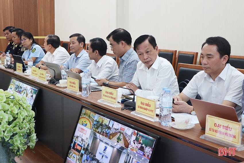 Đại biểu Hà Tĩnh tham dự hội nghị. 9396.jpg