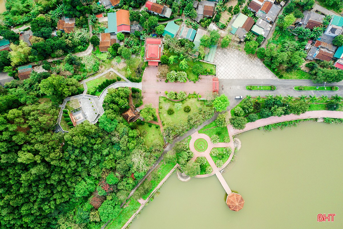 Khu mộ cố Tổng Bí thư Trần Phú tại xã Đức Thọ. bqbht_br_a1.jpg