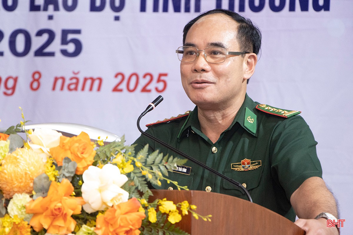 Đại tá Nguyễn Thái Bình - Phó Chính ủy Bộ Chỉ huy Quân sự tỉnh đề xuất chính quyền địa phương tiếp tục phối hợp, duy trì hiệu quả hoạt động CLB. bqbht_br_4-662.jpg