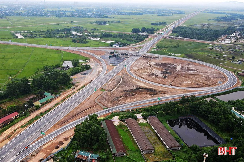 Ngành thuế đã tập trung rà soát các doanh nghiệp ngoại tỉnh thi công cao tốc Bắc - Nam qua địa bàn để đưa vào quản lý thuế. bqbht_br_a1q1q.jpg