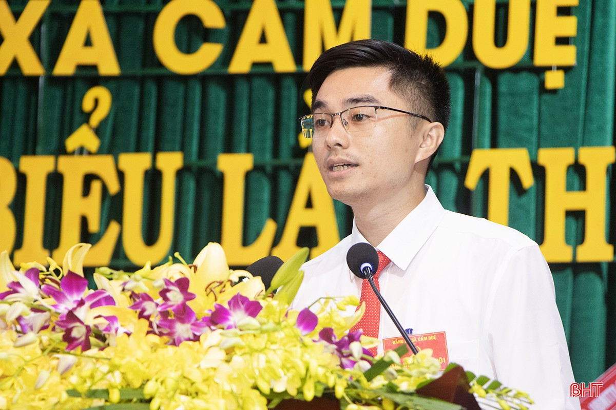 Đồng chí Lê Quang Thuyết - Phó Chủ tịch UBND xã Cẩm Duệ tham luận chủ đề: “Giải pháp đẩy mạnh chuyển đổi số, góp phần phát triển kinh tế - xã hội và nâng cao đời sống của người dân”. bqbht_br_1.jpg