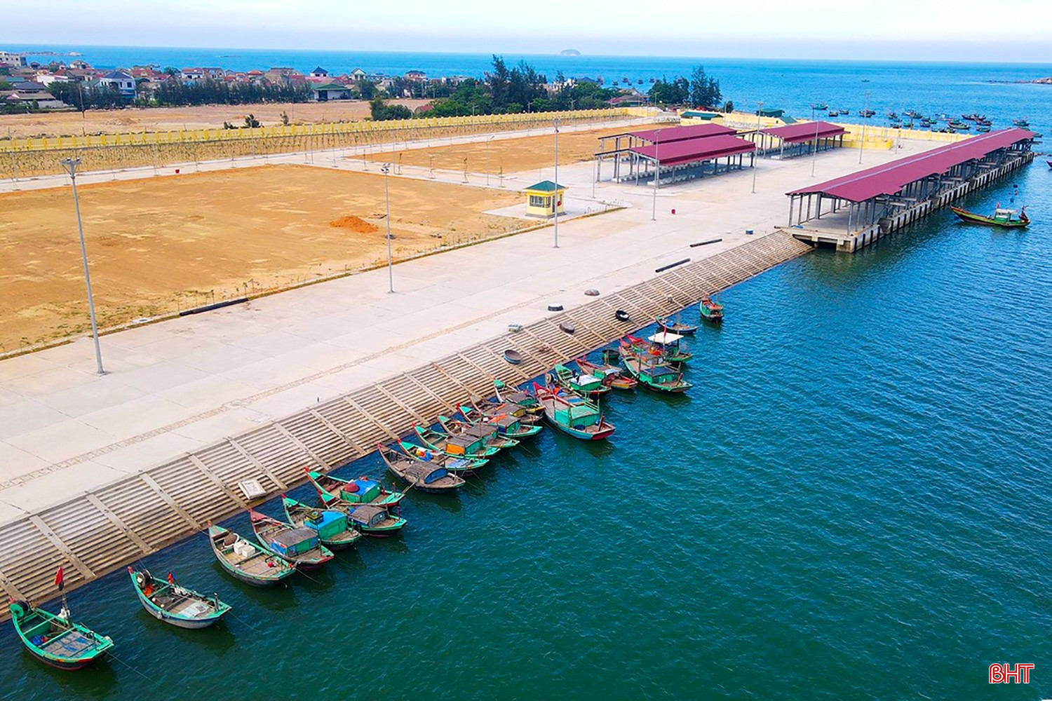 Cảng cá Cửa Nhượng hiện đại đón tàu công suất lên đến 400 CV. bqbht_br_cang-ca-ha-tinh-5.jpg