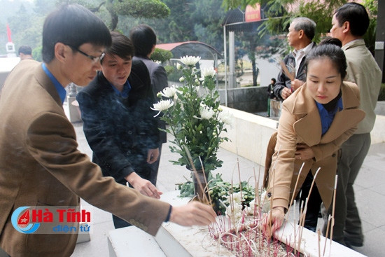 Nhiều hoạt động tặng quà Tết cho CNLĐ, người nghèo ảnh 8 Nhiều hoạt động tặng quà Tết cho CNLĐ, người nghèo ảnh 8