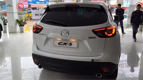 Cận cảnh Mazda CX-5 2016 tại đại lý ở Hà Nội ảnh 4