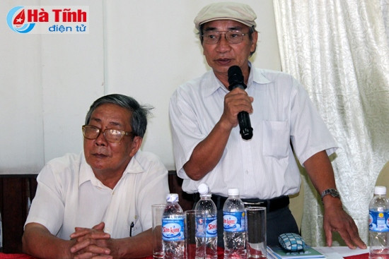 Nhà văn Trần Đắc Túc bày tỏ mối lo ngại về sự thiếu hụt các tác phẩm văn học phản ánh hiện thực cuộc sống một cách đầy đặn trong văn chương Hà Tĩnh hiện nay tại Đại hội Chi hội nhà văn Việt Nam tỉnh Hà Tĩnh nhiệm kỳ 2015-2020