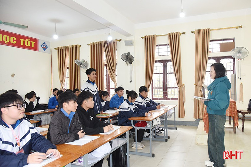 Cô Lữ Thị Thu Thủy như người mẹ hiền thứ 2, tạo động lực cho Long học tập.