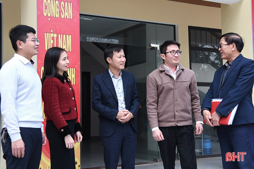Đảng ủy phường Trần Phú đã tập trung thành lập tiểu ban văn kiện đại hội nhiệm kỳ 2025-2030, giao UBND phường rà soát xây dựng bộ tiêu chí phát triển KT-XH mới…