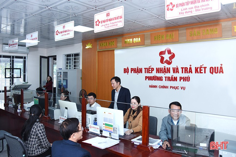 Bộ máy hoạt động của phường Trần Phú đang vận hành hiệu quả.