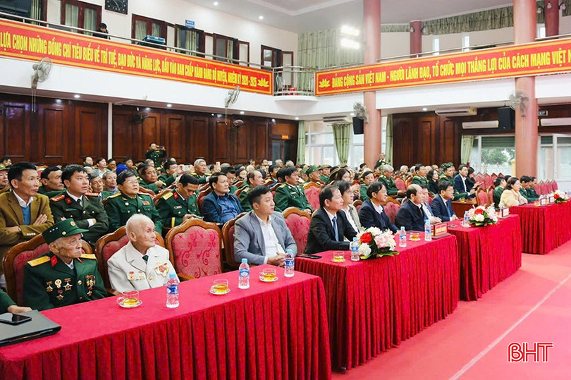 Đại biểu dự lễ kỷ niệm.
