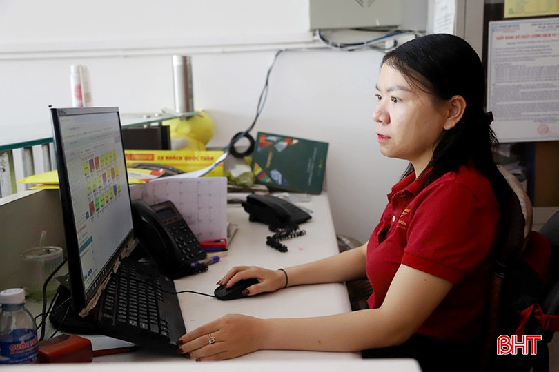 Nhà xe Quốc Tuấn luôn có nhân viên trực thường xuyên để tiếp nhận thông tin hành khách.