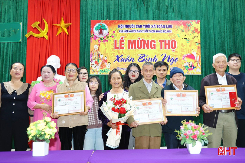 Lễ mừng thọ, chúc thọ đầu xuân không chỉ thể hiện sự quan tâm của Đảng, Nhà nước và chính quyền địa phương đối với người cao tuổi mà còn góp phần lan tỏa nét đẹp văn hóa truyền thống “kính lão trọng thọ” của dân tộc, tạo động lực để các cụ tiếp tục sống vui, sống khỏe, sống có ích, cùng con cháu xây dựng quê hương Toàn Lưu ngày càng phát triển.