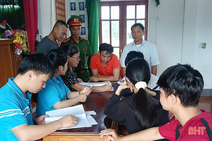 Xã Lộc Hà là địa bàn đông dân cư với hơn 40.000 nhân khẩu. Địa phương cũng chịu ảnh hưởng khá nặng nề từ cơn bão số 5, tuy nhiên, song song với khắc phục hậu quả bão, cấp ủy, chính quyền đã nhanh chóng vào cuộc để cấp phát tiền quà 2/9 cho người dân.