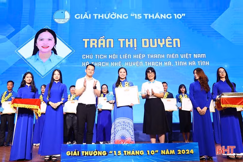 Tháng 10/2024, Duyên vinh dự là 1 trong 2 cán bộ hội của tỉnh Hà Tĩnh, 1 trong 85 cán bộ hội của toàn quốc được Trung ương Hội LHTN Việt Nam trao thưởng "15 tháng 10".