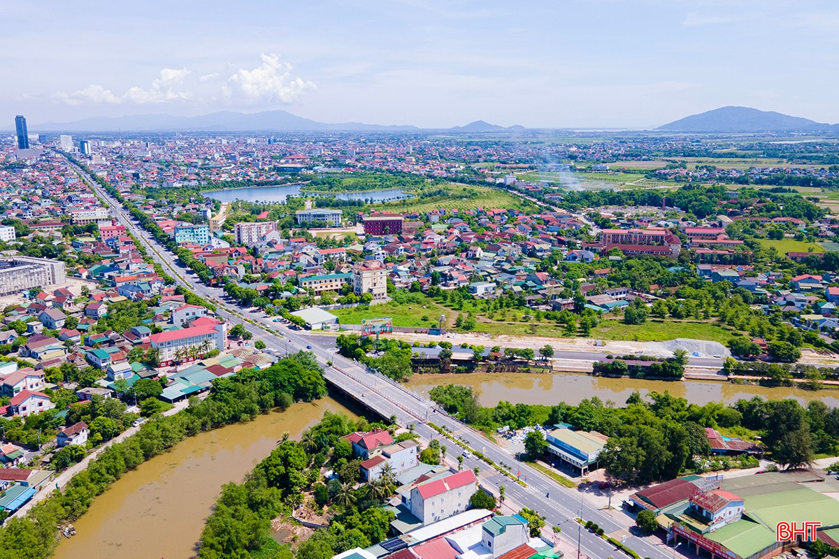 bqbht_br_niem-tu-hao-ve-nguon-coi-tro-thanh-luong-sinh-khi-moi-giup-chung-ta-vuot-qua-nhung-kho-khan-thach-thuc-cua-thoi-dai-hoi-nhap-anh-dinh-nhat-1.jpg