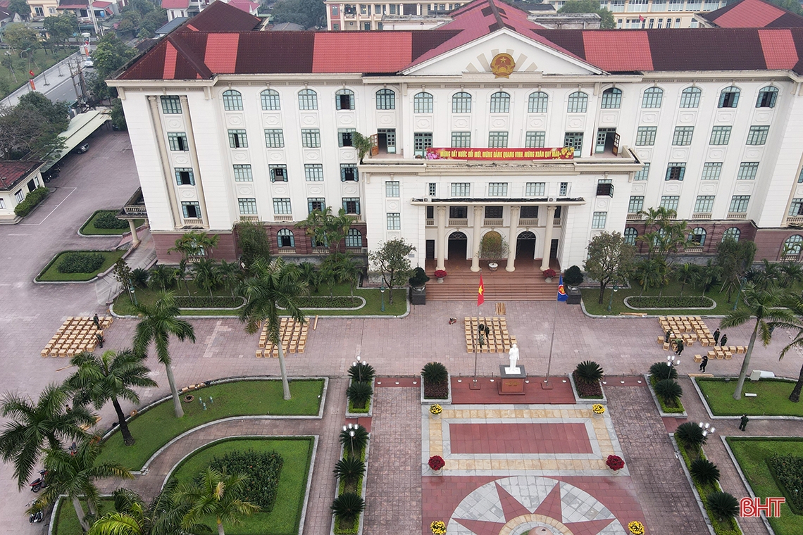 “Trận địa” pháo hoa tại TP Hà Tĩnh trước giờ khai hoả