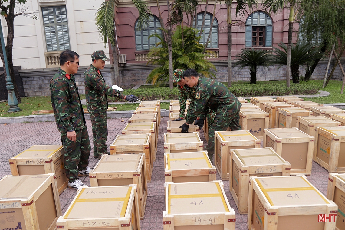 “Trận địa” pháo hoa tại TP Hà Tĩnh trước giờ khai hoả