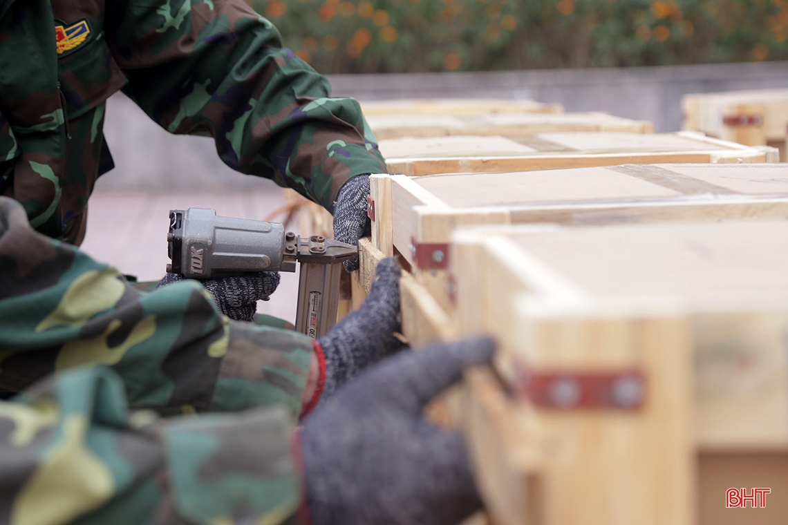 “Trận địa” pháo hoa tại TP Hà Tĩnh trước giờ khai hoả