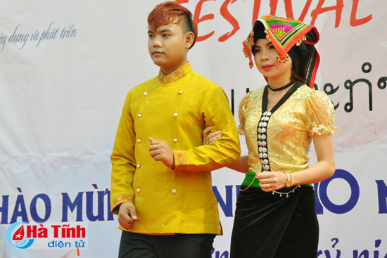 khai mac festival van hoa viet lao tai dai hoc ha tinh