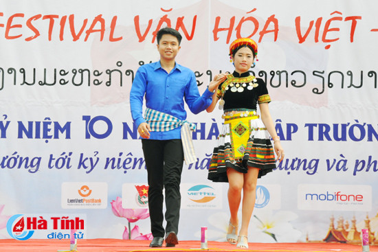 khai mac festival van hoa viet lao tai dai hoc ha tinh