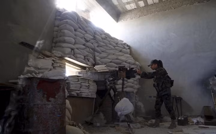 can canh nhung bong hong thep trong luc luong quan doi syria