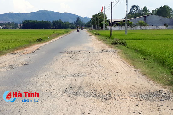 xe cho vat lieu cay xoi duong xuong bien ky xuan hu hong nang