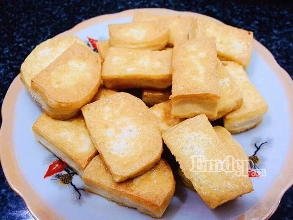 cach lam luon om chuoi xanh dan da nong hoi ngon lanh ngay mua