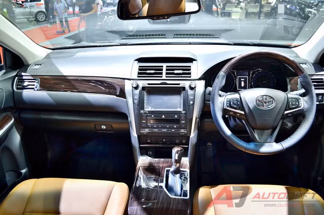toyota camry 2017 duoc ven man tai dong nam a voi trang bi tot hon