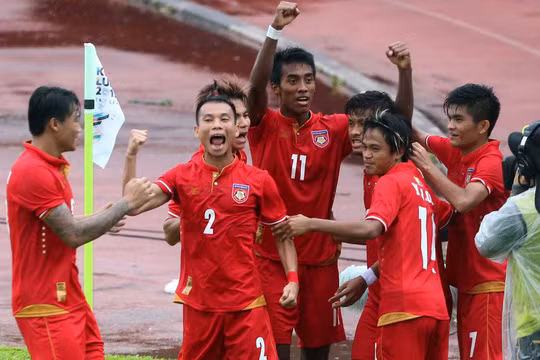 ban ket bong da nam sea games danh du chu nha malaysia va vi the vua thai lan