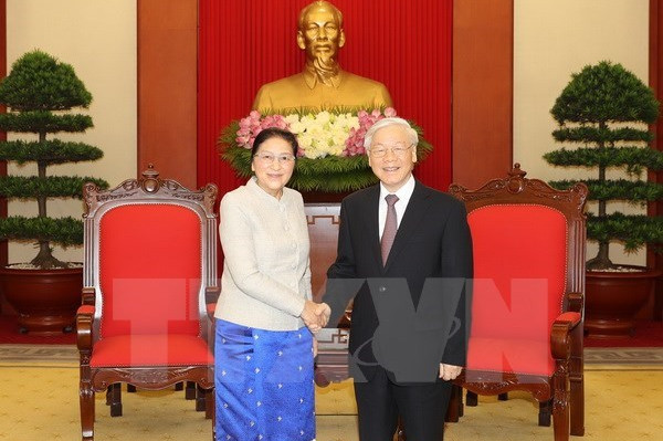 Việt Nam - Lào: Tình hữu nghị thủy chung, trong sáng mãi mãi trường tồn ảnh 1 viet nam lao tinh huu nghi thuy chung trong sang mai mai truong ton