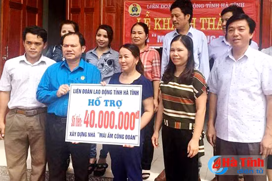 trao gan 240 trieu ho tro lam nha mai am cong doan