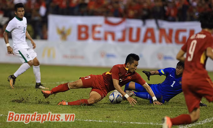 thay vi chi trich hay tiep suc cho u22 viet nam