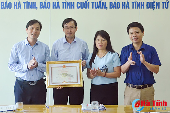 bao ha tinh tiep tuc doi moi gop phan thuc hien cac nhiem vu chinh tri cua tinh