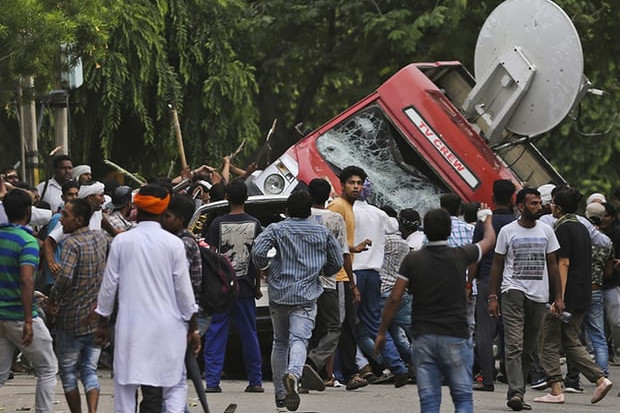 an do bao dong kinh hoang sau phien toa xet xu vu hiep dam